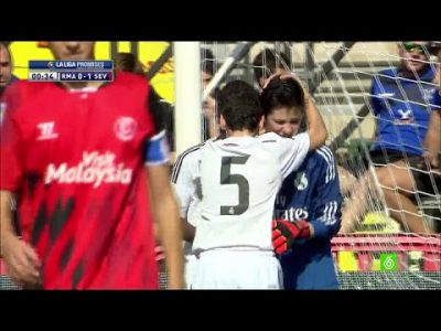 lucas caizares consolado por sus compaeros madridistas tras llorar por un error youtube 1419854853k48gn