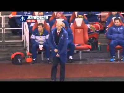 arsene wenger can039t zip his jacket arsenal vs hull city 2015 youtube 14204486134gkn8