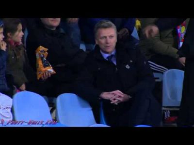 sociedad boss moyes gets sent off v villarreal. jumps into stands eats a fan039s crisps youtub 1421269494ng48k