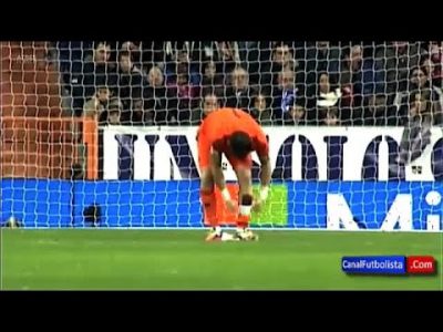 aficionados pitan durante todo el partido a iker casillas madrid 2 0 deportivo 2015 youtube 1423992356kn84g