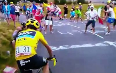 Fan spits on Yellow jersey TdF 19