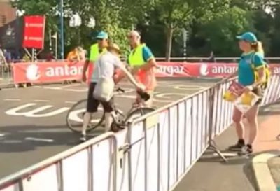 Postman freaks out over Tour de France road closure