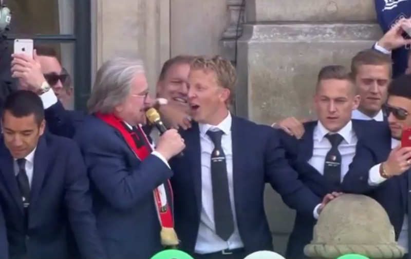Dirk Kuyt a 130 tisíc fanúšikov Feyenoordu spievalo hymnu You'll Never Walk Alone 1 kuyt2