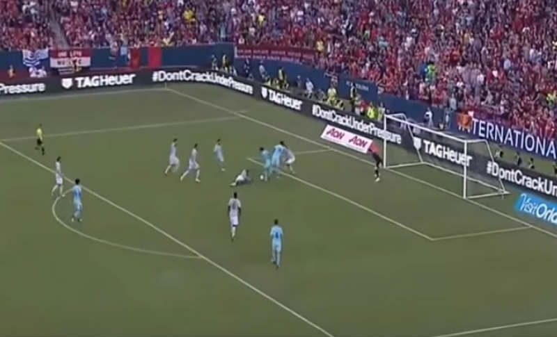 Neymar znova pomotal obranu, teraz si to odniesol Manchester United 1 neymar2
