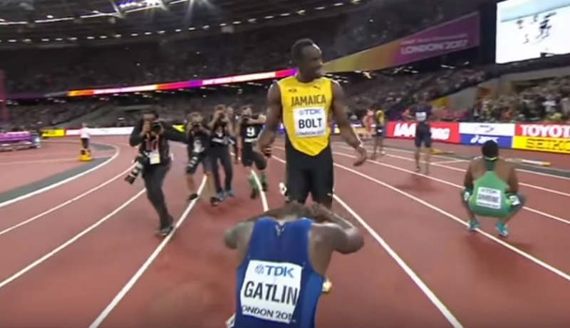 Video: Posledný šprint Usaina Bolta, skončil až tretí, víťaz sa mu poklonil 1 gatlin bolt