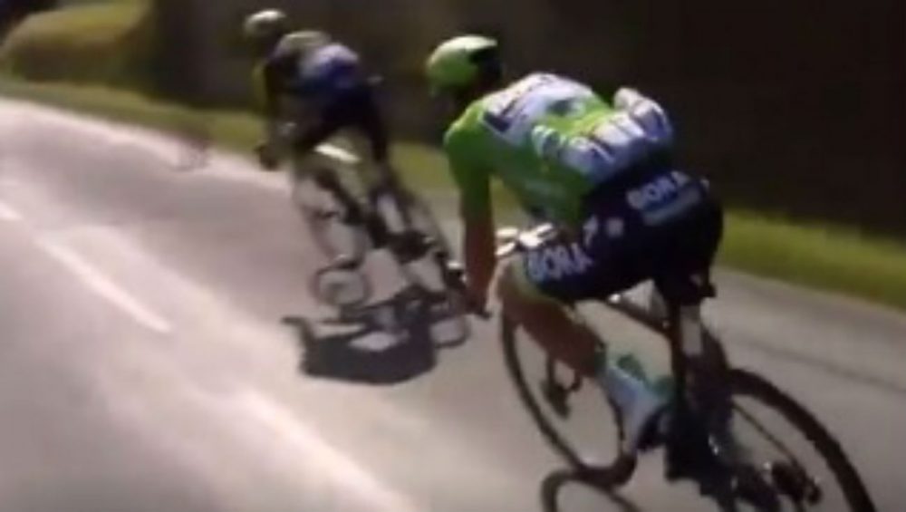 Video: Skromný tímový hráč Sagan - Takto nosil vodu kolegom 1 sagan voda