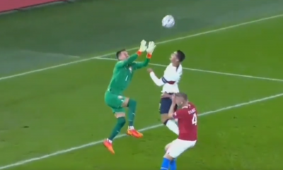 football na Twitteri Cristiano Ronaldo vs Tomas Vaclik