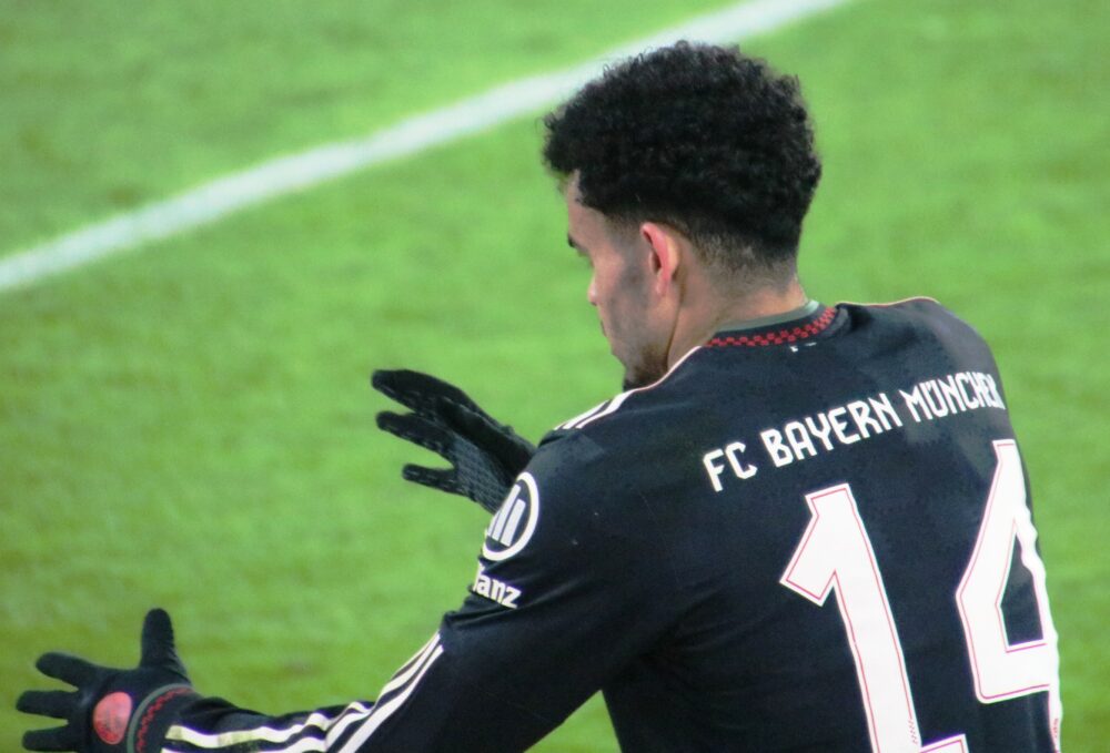 Bayernu vypadol Luis Díaz. Po Arsenale má svalové zranenie 1 Luis Díaz počas zápasu Bayernu Mníchov